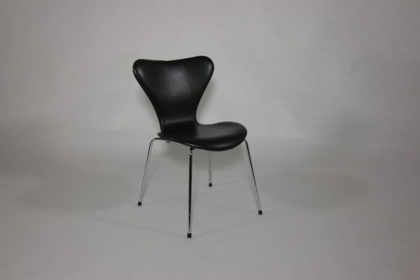 Fritz Hansen Serie 7